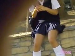 Hot schoolgirl got skirt sharked while texting her boyfriend