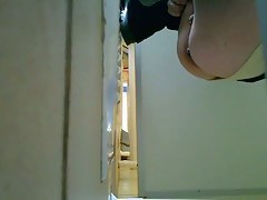 My amazing spy video caught a girl peeing in women